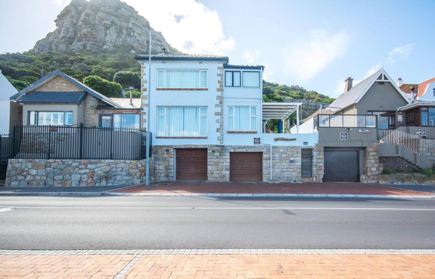 Modern Beach Apartment By Open Home Kalk Bay Extérieur photo